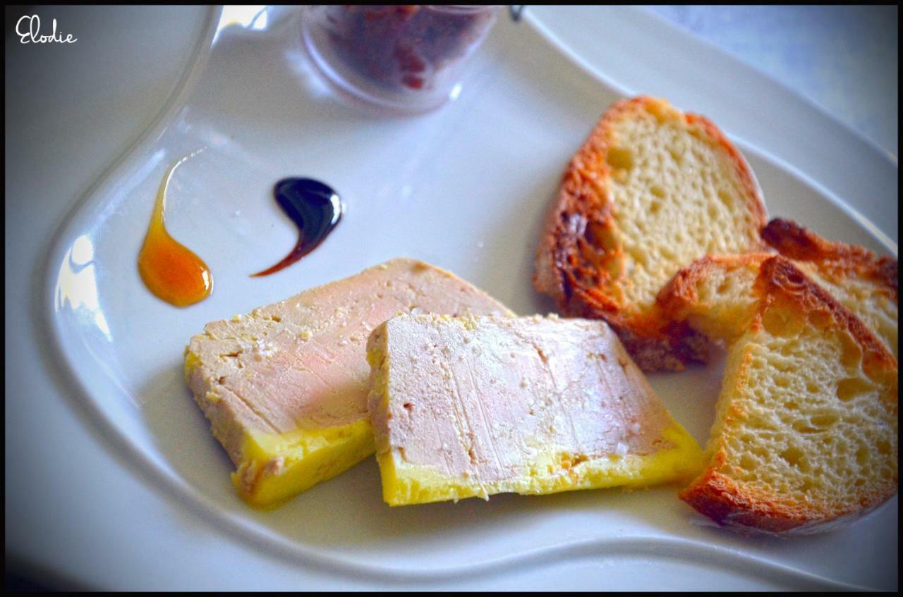 La Menitré Au Bec Sale酒店 外观 照片